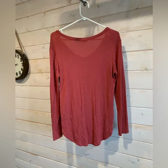 Pepper & Zoe | Raspberry Classic Victoria Top - Picture 5 of 6